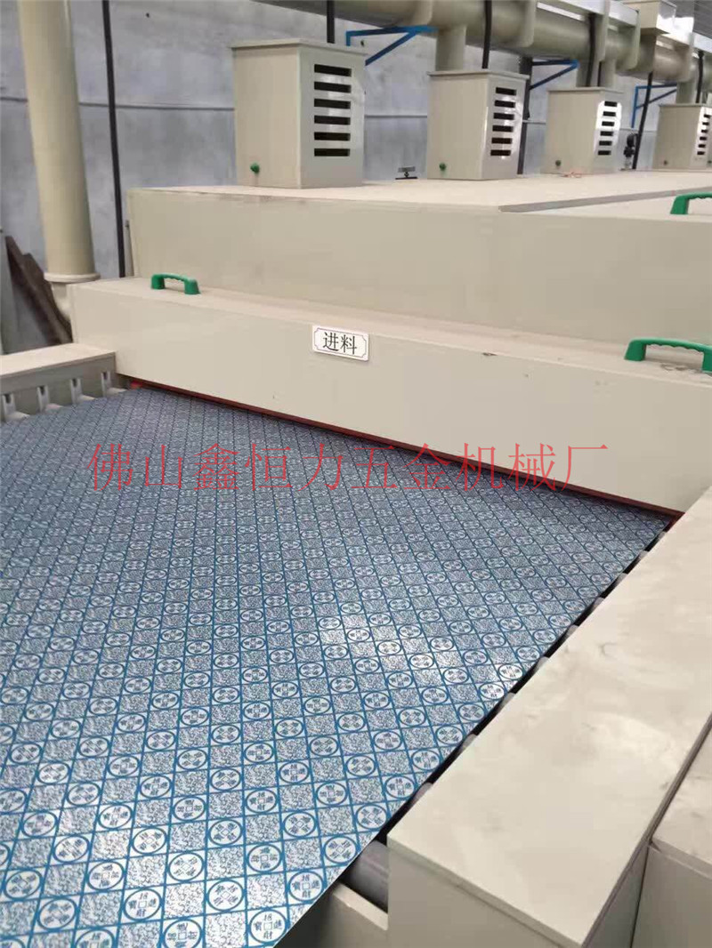 又一臺不銹鋼蝕刻機正式投產(chǎn),恭喜金利某老板開張大典